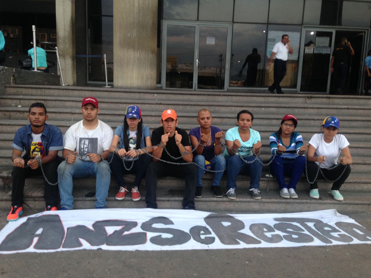 Tras 150 horas de encadenamiento los jóvenes de ABP Anzoátegui levantan su protesta
