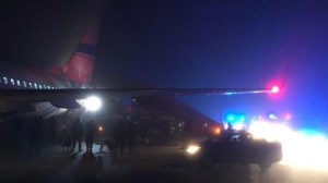 Avión polaco aterriza de emergencia en Praga por amenaza de bomba de pasajero