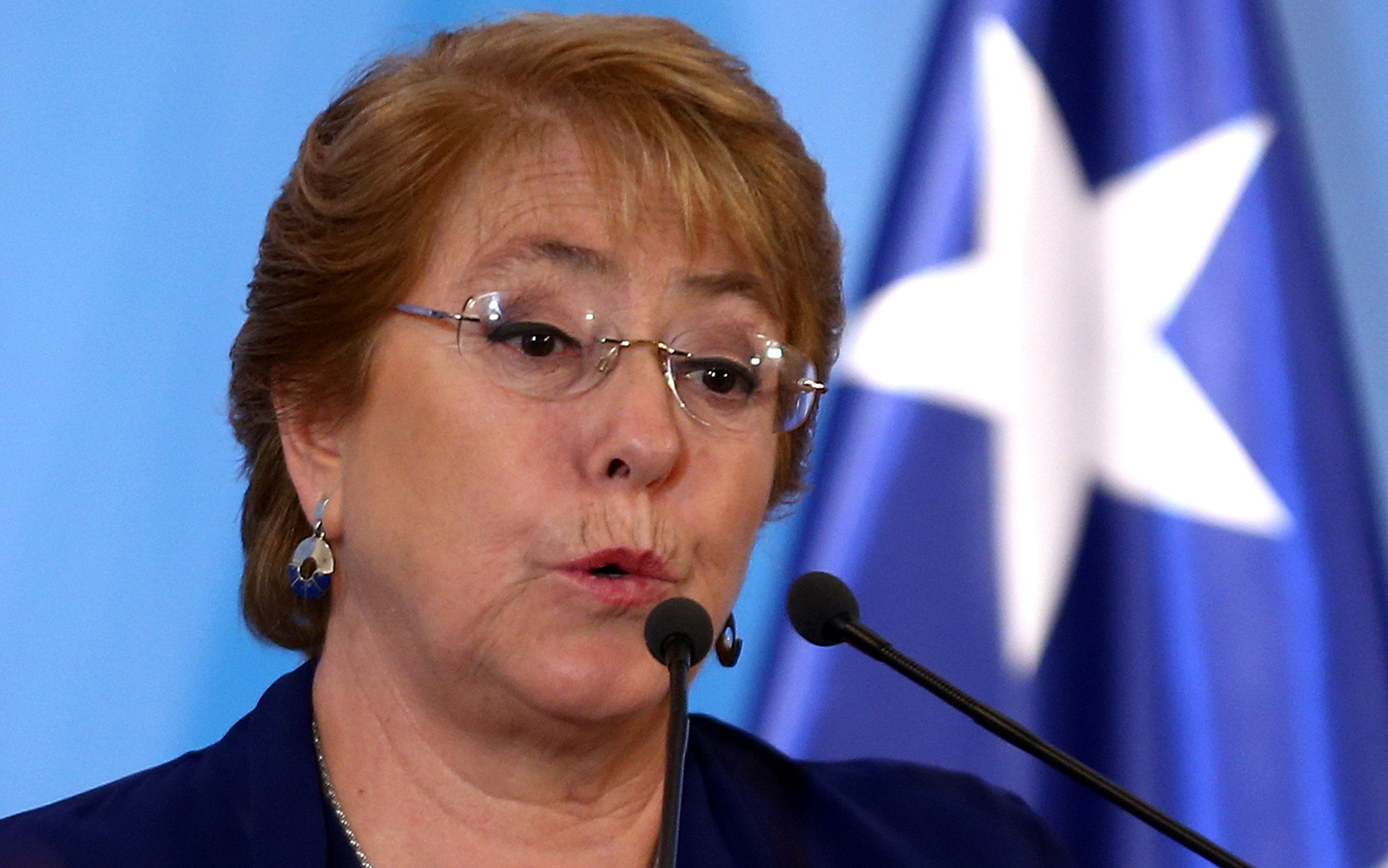 Bachelet envía nuevo mensaje de apoyo a mineros atrapados en el sur de Chile