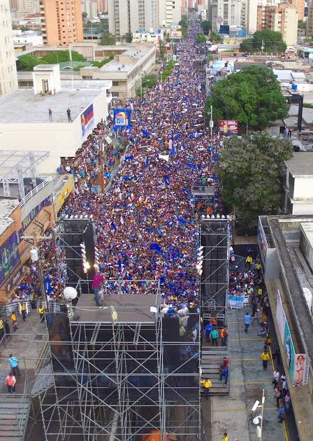 Multitudinaria concentración  Manuel Rosales 20170112