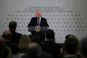 Donald Trump ofrece su apoyo total a servicios de la CIA