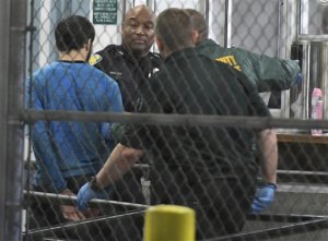 Autor del ataque en el aeropuerto de Florida fue inculpado de 22 cargos