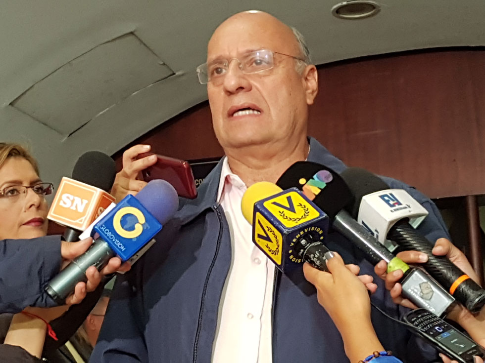 Williams Dávila denunció ante la OEA que no lo dejan salir del país