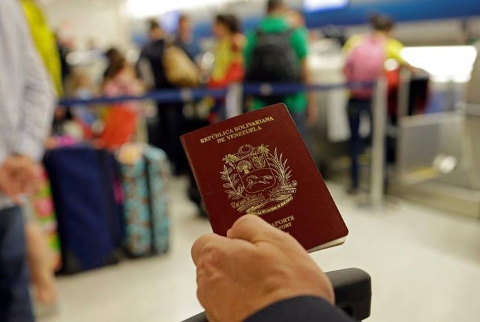 Venezolanos no acatarán exhorto del director del Saime sobre solicitud de pasaportes