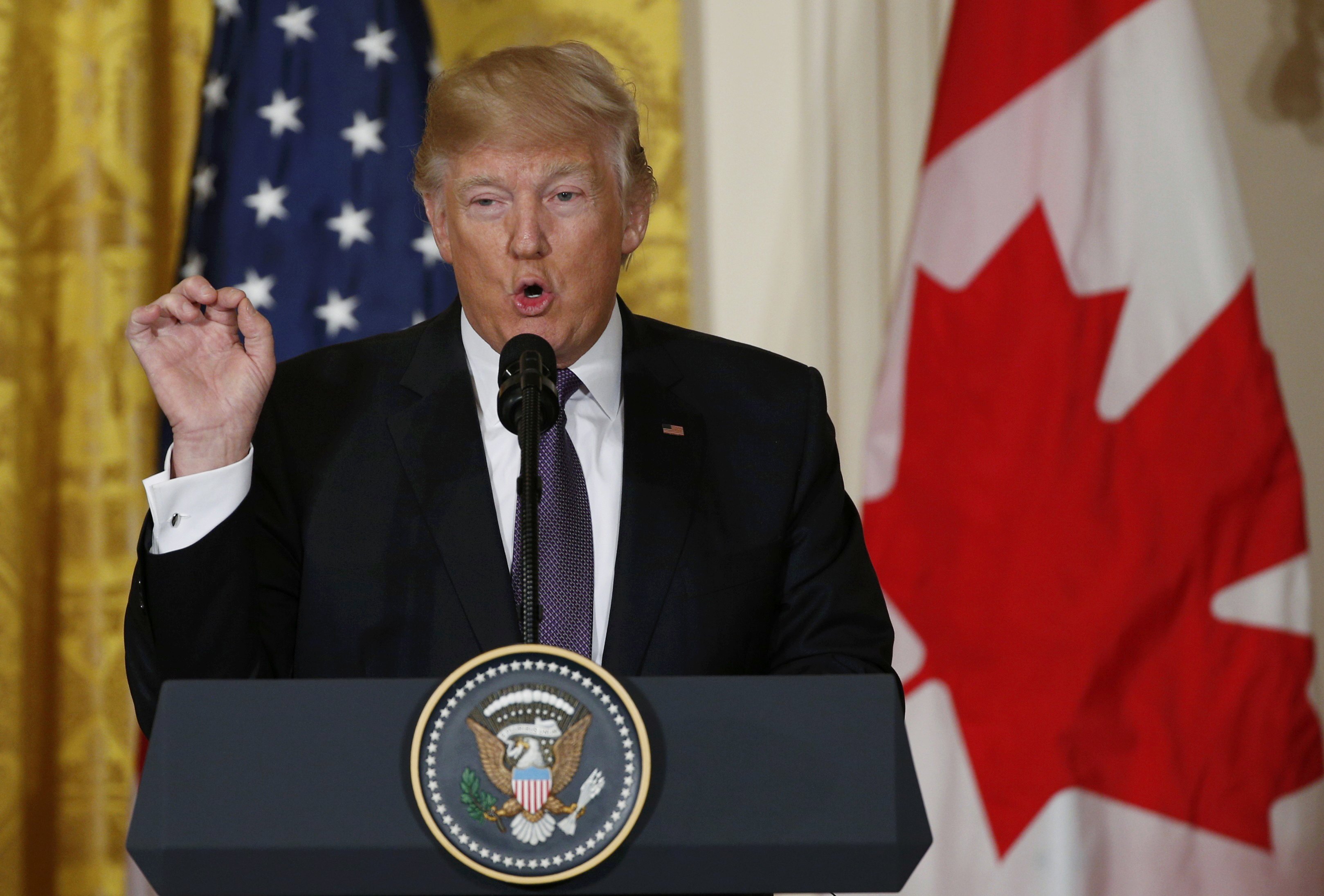 Trump dice que sus ordenes migratorias se centran en “echar a los muy malos”