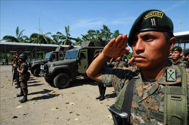 Suspenden a cinco soldados guatemaltecos por darle una brutal golpiza a dos hombres