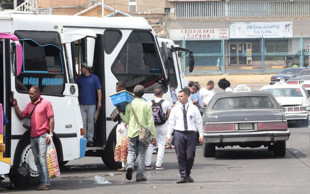 Maracaibo Venezuela 23/02/2017 el presidente del terminal de maracaibo nerio moreno informo sobre la movilizacion de pasajeros en el asueto de carnaval y las medidas de seguridad y control que aplicaran