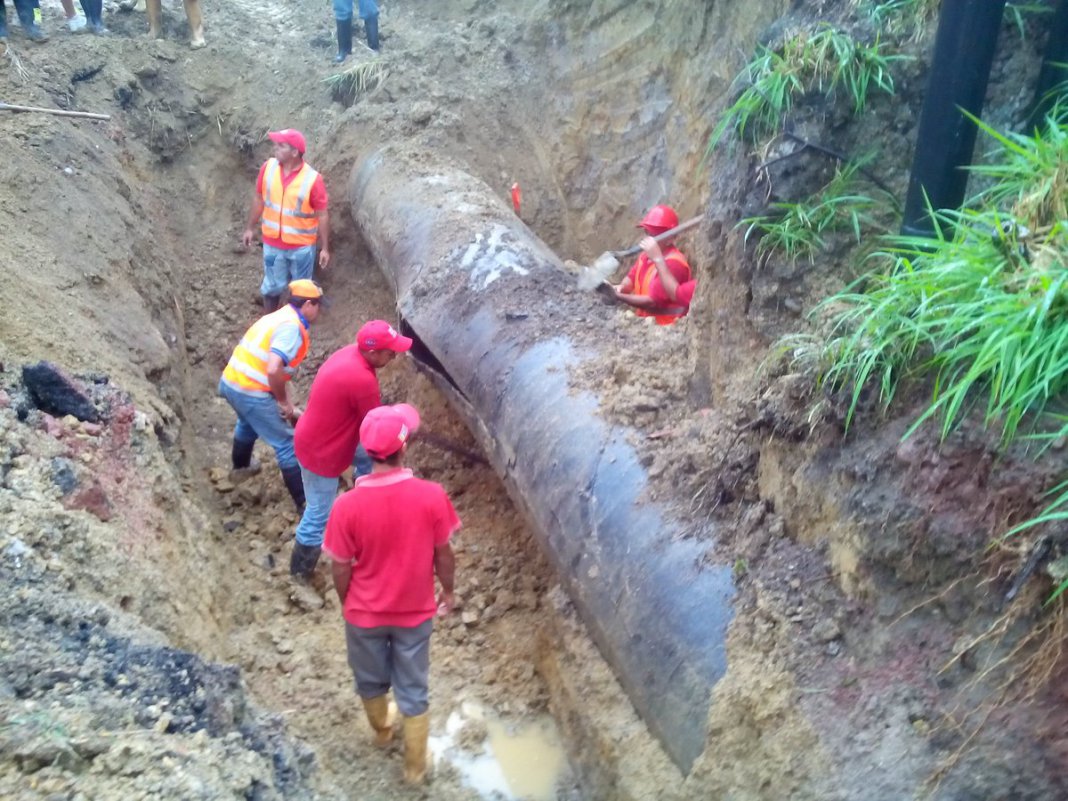 Seis municipios sin agua por rotura de tubería en la autopista San Cristóbal-La Fría