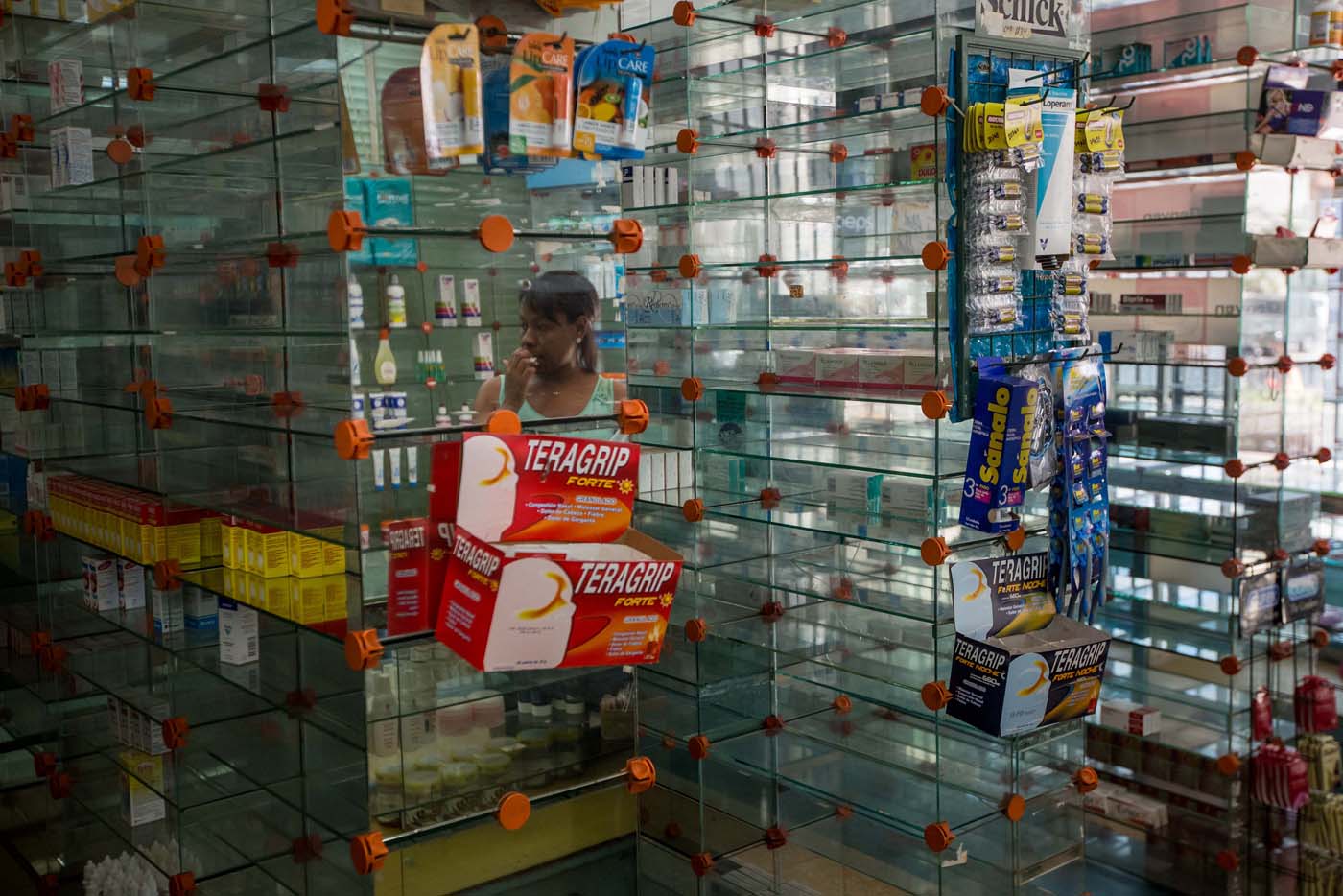 Escasez de medicamentos obliga a venezolanos a incumplir tratamientos
