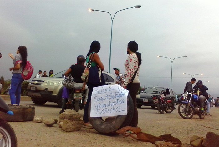 El Tocuyo sin transporte por falta de gasolina (fotos)