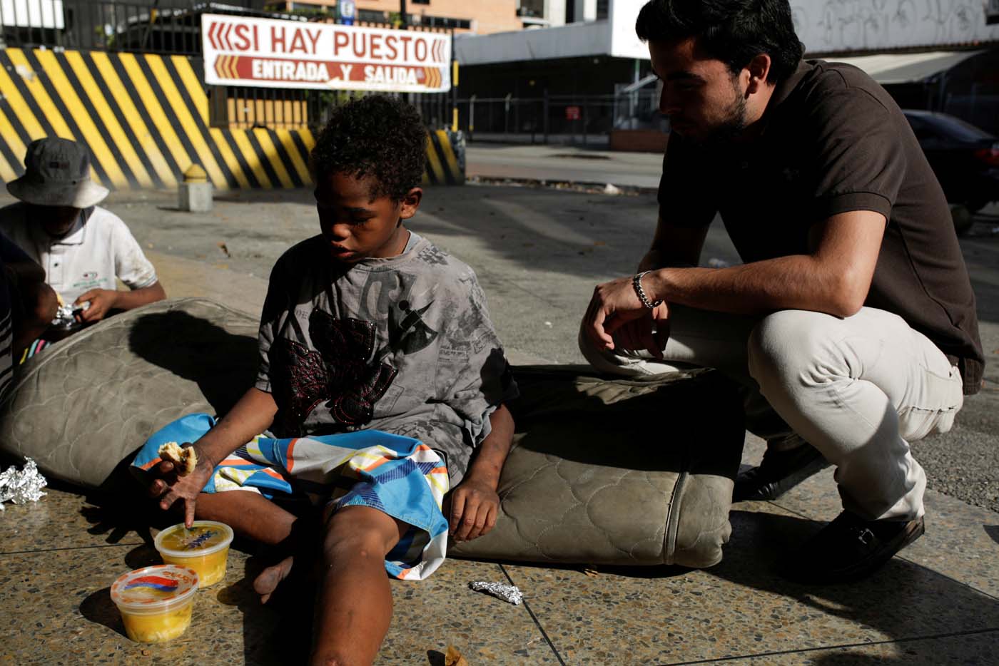 En tiempos de crisis, venezolanos se solidarizan para mitigar el hambre (fotos)