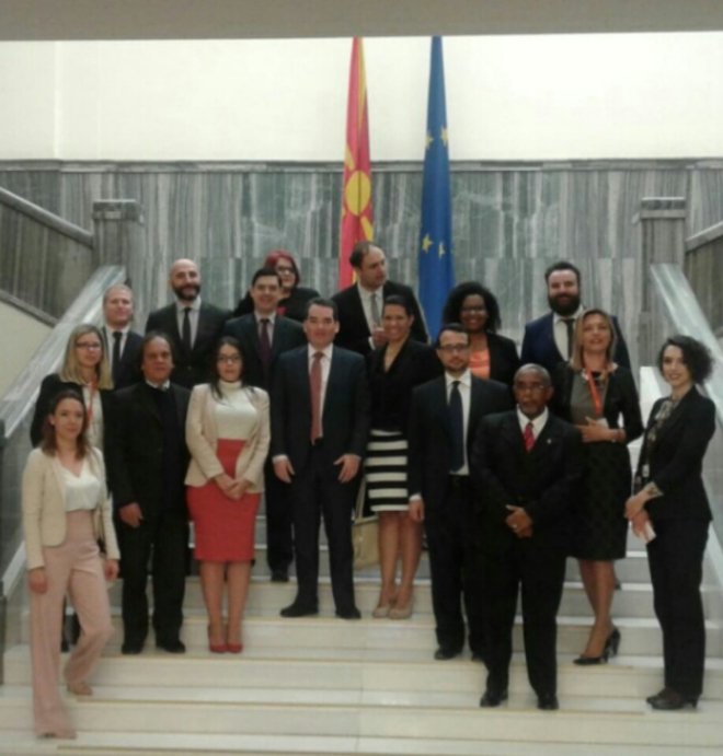 Intercambio parlamentario con gobiernos de Reino Unido y Macedonia