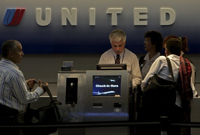 Fotografía referencial de aerolínea United. Foto: EFE/Gary C. Caskey