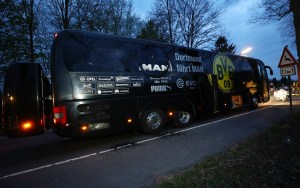 Policía alemana habla de “tres explosiones” junto al autobús del Borussia: Un herido