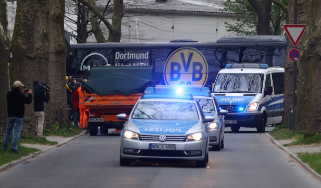 La policía arribando al lugar del ataque en Dortmund. Foto: Reuters / Kai Pfaffenbach Livepic