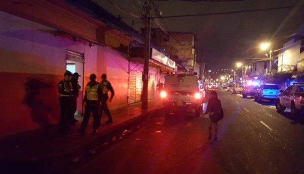 En el interior de un bar, en el barrio El Callejón, fue asesinado un hombre de nacionalidad venezolana y heridos otros dos, en Cúcuta, Norte de Santander. (Foto/ Cortesía Diario La Opinión)
