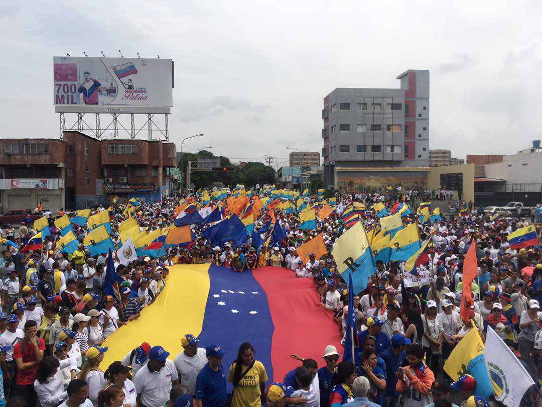 Barquisimeto se moviliza por la democracia y defensa de la Constitución #19Abr