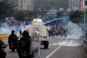 El Comercio: ¿Cuánto más puede durar la violencia en Venezuela?