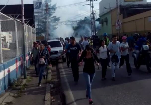 Reprimen a plantados contra la dictadura en Cagua este #24A (Fotos)