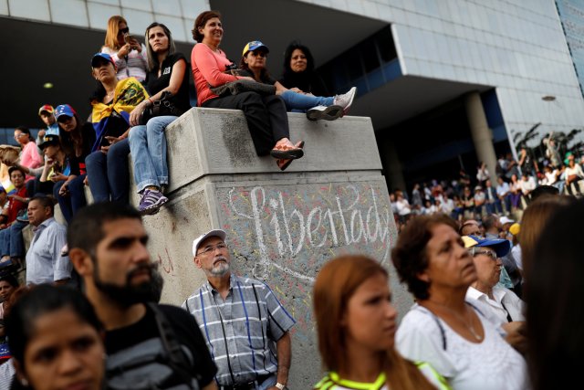 Opositores se concentran en Caracas en honor a los caídos durante protestas Foto: REUTERS/Carlos Garcia Rawlins