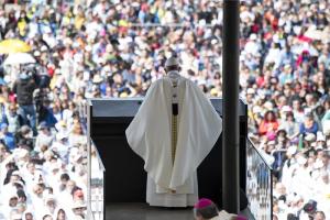 Papa Francisco convierte en santos a dos pastorcitos de Fátima