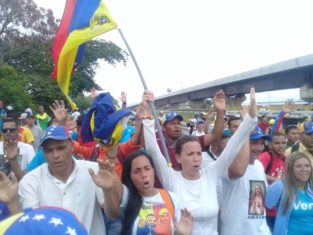 Machado acompañó a la movilización opositora desde Maracay. Foto: @MariaCorinaYA 