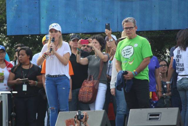 El reencuentro de Camila Canabal y Nelso Bustamante en la Alfredo Sadel. Foto: Régulo Gómez