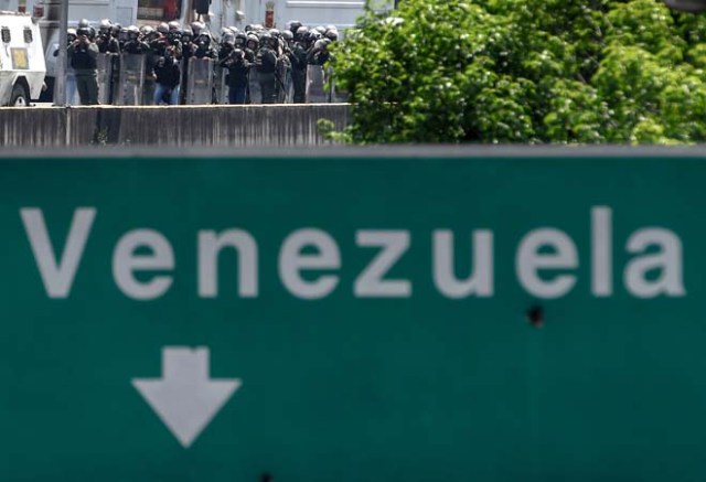 En Venezuela no se ha perdido la esperanza... Estas FOTOS lo demuestran./ AFP PHOTO / Juan BARRETO