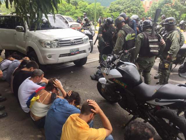 Detenidos en manifestación en el Trigal. Foto: @randolfoblanco