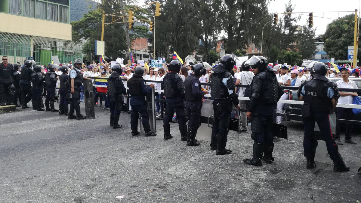 Las merideñas se concentran en la Plaza Glorias Patrias #6May (fotos)