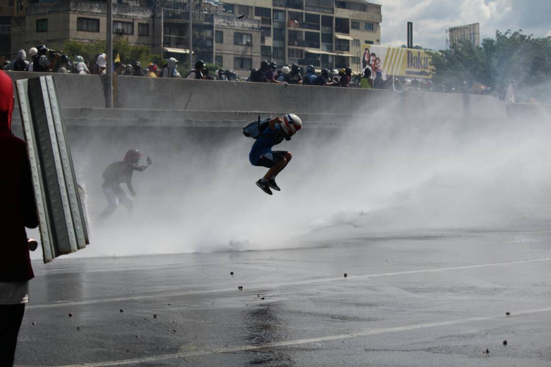 Vista aérea de la brutal represión de la GNB #29May (Videos)