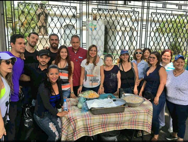 Richard Blanco: En El Paraíso comen juntos y en familia por Venezuela