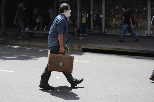 Reprimen en Chacaíto a manifestantes que marchaban hacia la Fiscalía. Foto: Régulo Gómez / LaPatilla.com