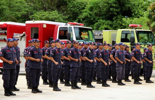 El alcalde Miguel Cocchiola informó este martes al mediodía que mantiene desplegado en toda la ciudad a todo al Cuerpo de Bomberos de Valencia en constante monitoreo