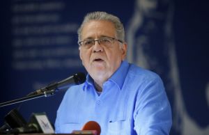 Ex fiscal Isaías Rodríguez respalda a María Gabriela Chávez en la controversia por la “comiquita” de Lacava