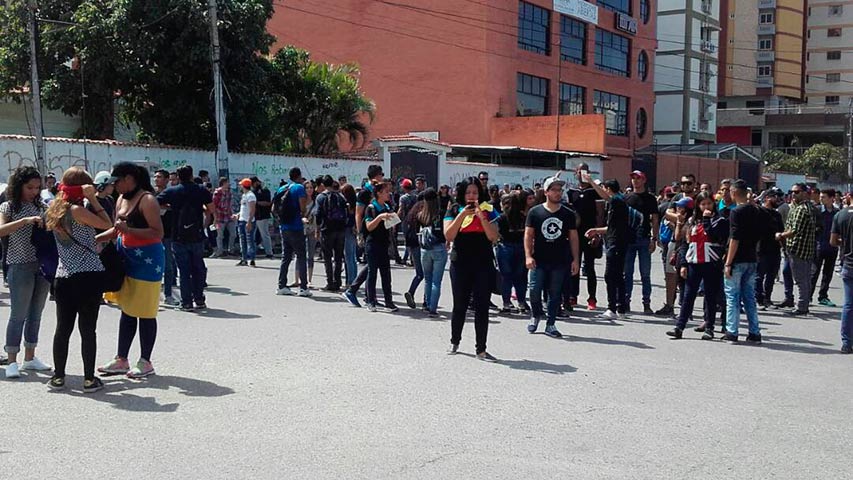 Reportan enfrentamientos en Maracay durante homenaje a Fabián Urbina #20Jun