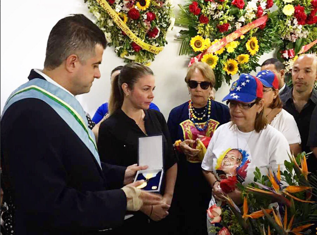 Alcaldía de Naguanagua rinde honores a Leonardo González, asesinado durante protestas