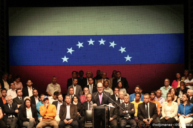 MUD sucribió documento desde el Centro Cultural Chacao para defender la vigencia de la Constitución Nacional y lograr la salida del gobierno. Foto: Will Jiménez