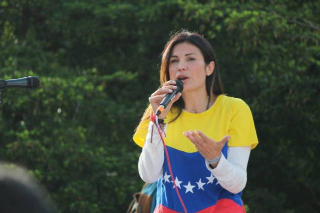 El Movimiento Estudiantil encabeza el cierre de campaña en la plaza Sadel. Foto: Régulo Gómez / LaPatilla.com