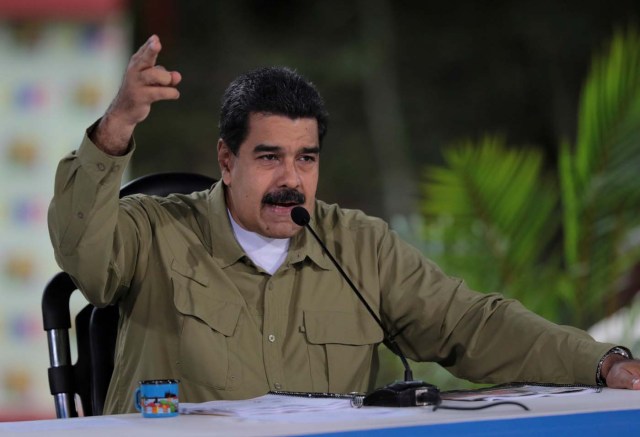 Venezuela's President Nicolas Maduro speaks during his weekly broadcast "Los Domingos con Maduro" (The Sundays with Maduro) in Caracas, Venezuela August 6, 2017. Miraflores Palace/Handout via REUTERS ATTENTION EDITORS - THIS PICTURE WAS PROVIDED BY A THIRD PARTY.