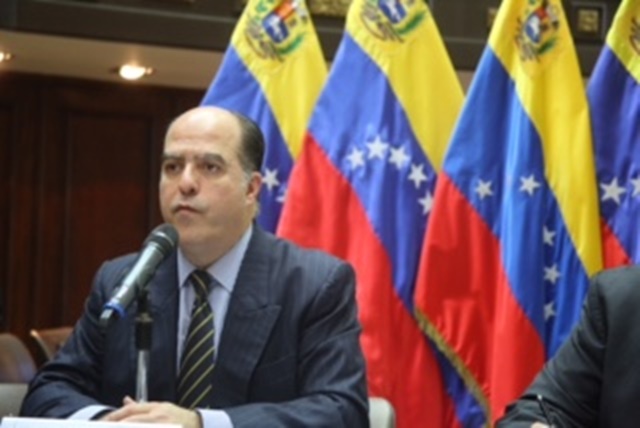 Julio Borges: La culpa de la crisis y el hambre en Venezuela es de Maduro y no de factores externos