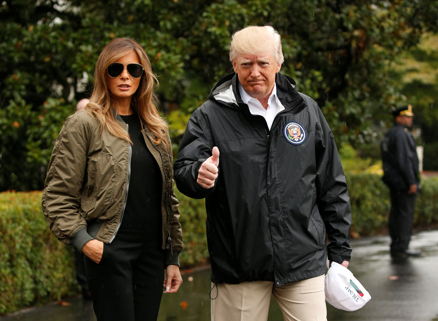 Melania Trump deslumbra con su look para visitar zonas inundadas por Harvey
