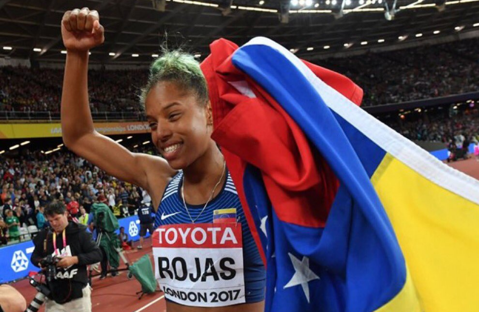 Con nuevo look, Yulimar Rojas recibió premio como Atleta Revelación del año  (+Fotos)