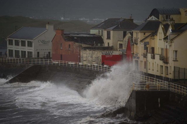 Winds batter the coast as storm Ophelia hits the County Clare town of Lahinch, Ireland October 16, 2017. REUTERS/Clodagh Kilcoyne