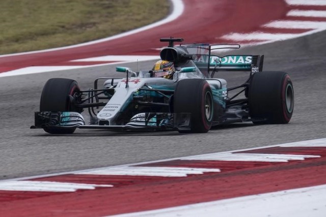 El piloto de Fórmula Uno Lewis Hamilton en la ronda de ensayos del Gran Premio de Estados Unidos en Austin, oct 20, 2017. Mandatory Credit: Jerome Miron-USA TODAY Sports