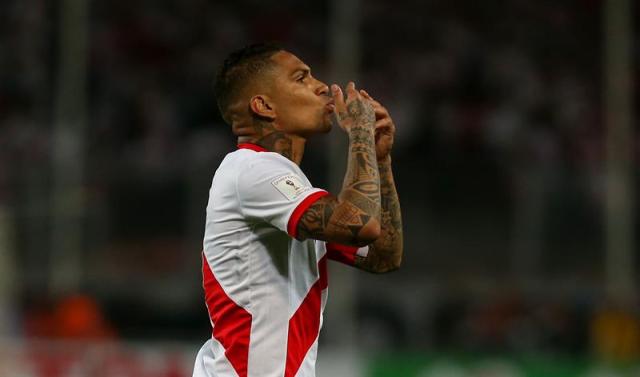 El delantero de la seleccion peruana de fútbol, Paolo Guerrero. EFE