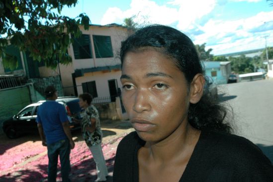 Keyla Tamaronis, residente de Loma Colorada: “Se supone que la tarjeta Hogares de la Patria es para todos, no para los que votan en la Constituyente” / Foto: Aníbal Barreto