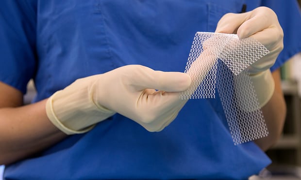 Más de 700 mujeres dicen que los implantes de malla pélvica han arruinado sus vidas, ya que Johnson & Johnson enfrenta una acción de clase en Australia Fotografía: Emily Critchfield / Duke Health