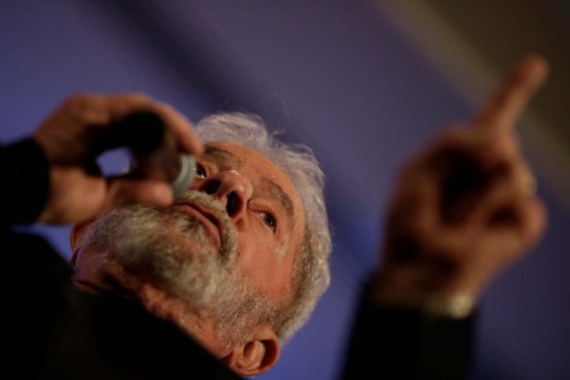 Former Brazil's President Luiz Inacio Lula da Silva speaks during a national congress of Communist Party of Brazil in Brasilia, Brazil, November 19, 2017. REUTERS/Ueslei Marcelino