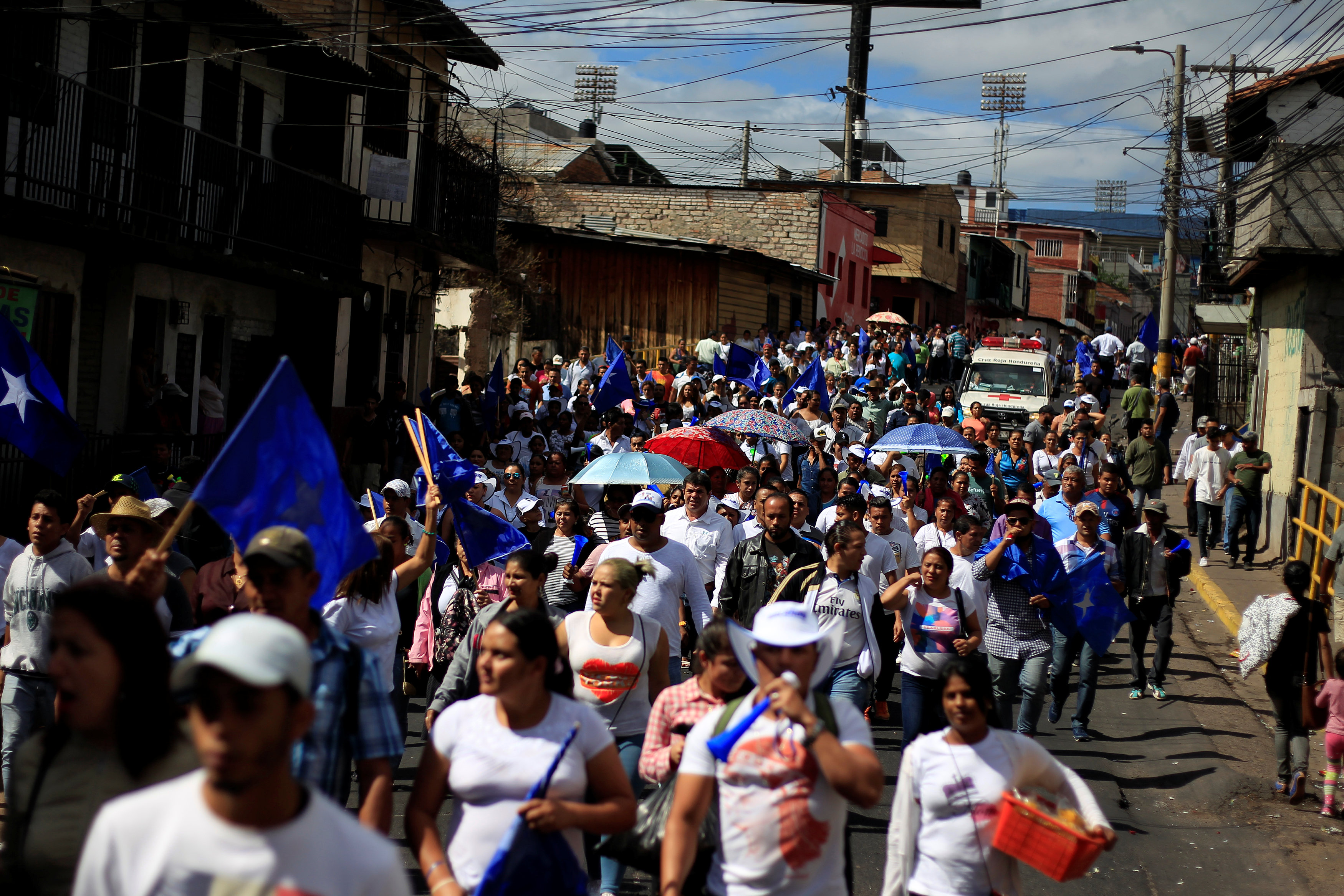 Oficialismo vuelve a las calles para reclamar triunfo electoral en Honduras